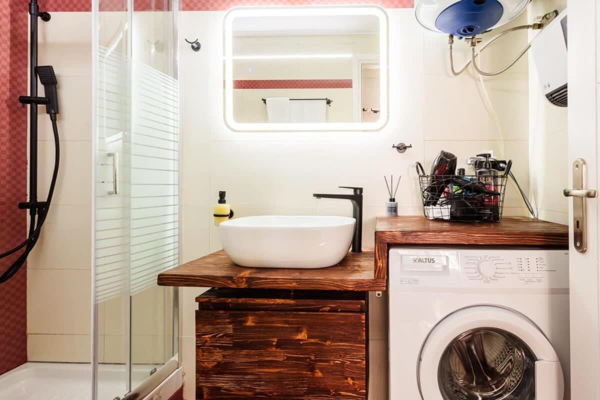 Kalamata Lime Studio - Cozy Gem With Private Parking Экстерьер фото