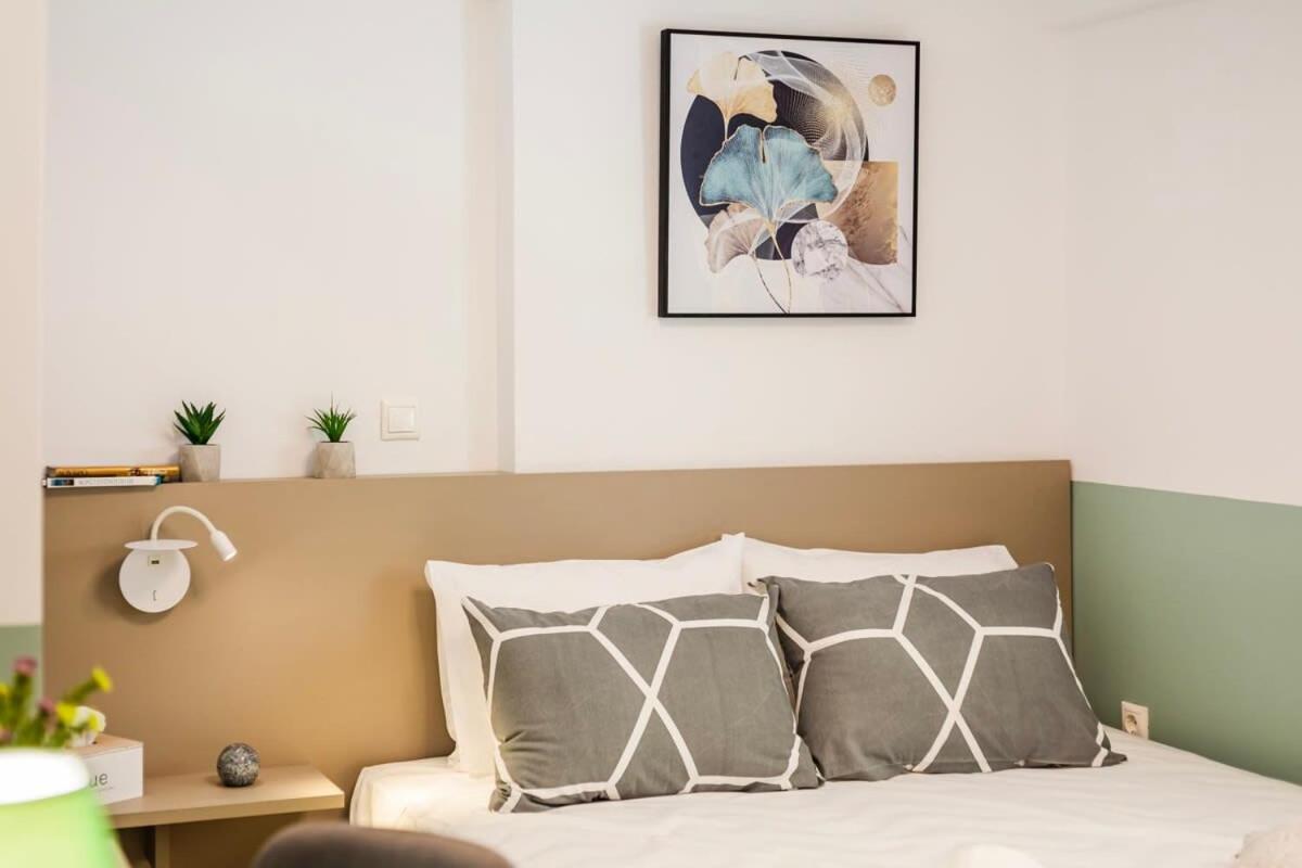 Kalamata Lime Studio - Cozy Gem With Private Parking Экстерьер фото